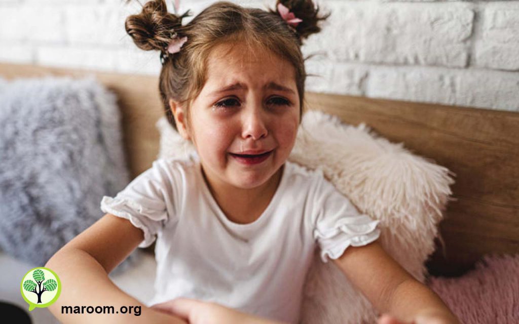 واکنش درست در مقابل گریه بی ‌دلیل کودک چیست؟