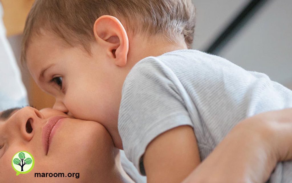 واکنش درست والدین وقتی کودک گاز می‌گیرد